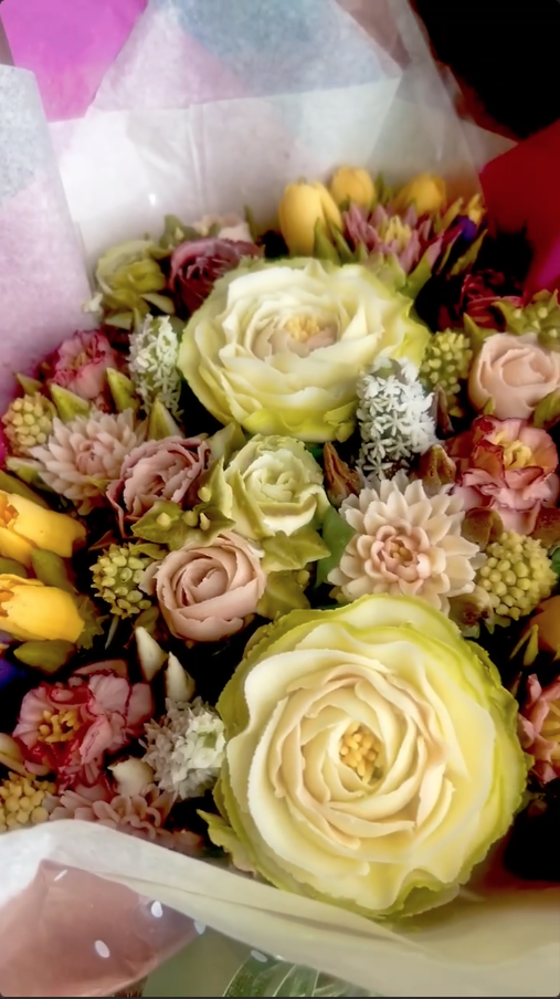 Buttercream blooms video preview