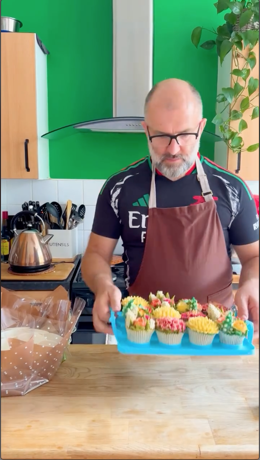 Cupcake bouquet floral detail video preview